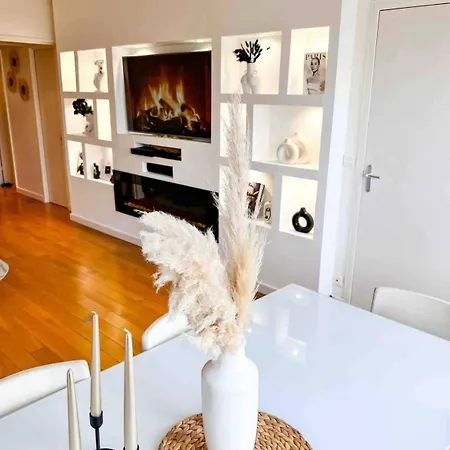 Apartment Beautifully Decorated 2bedroom Paris