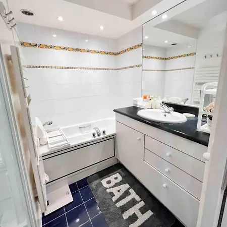 Apartment Beautifully Decorated 2bedroom