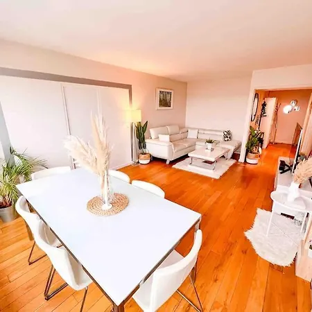 Beautifully Decorated 2bedroom Paris