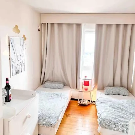 Apartament Beautifully Decorated 2bedroom Paryż